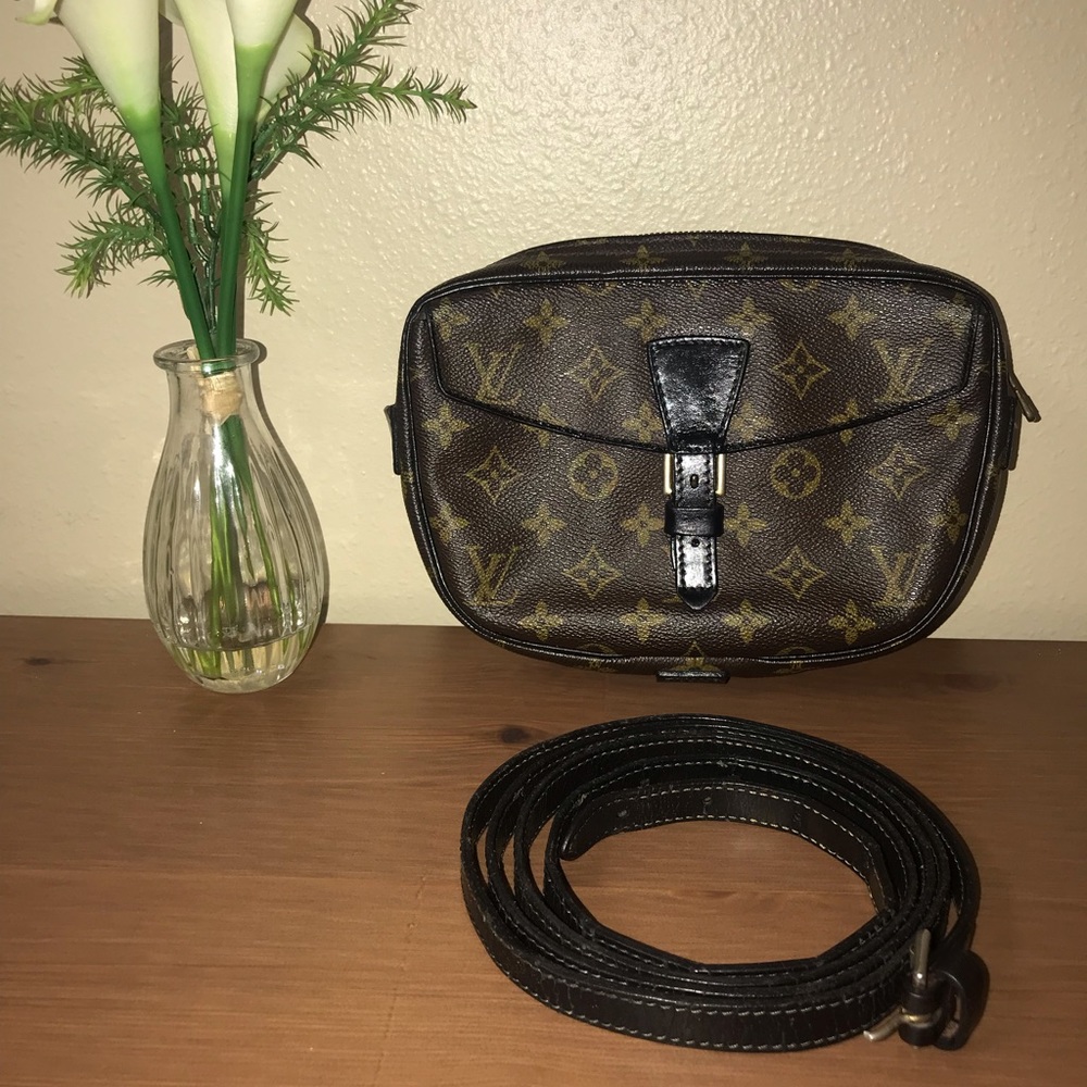 Louis Vuitton Juene Pm crossbody done in black.